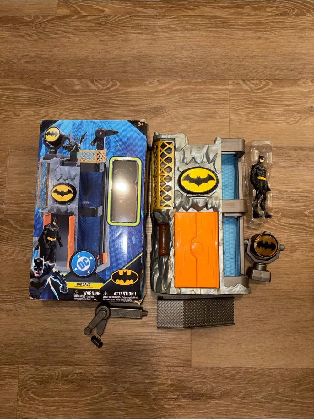 Batman Batcave Playset Spin Master 4” Figure 50723BLG Incomplete Open Box